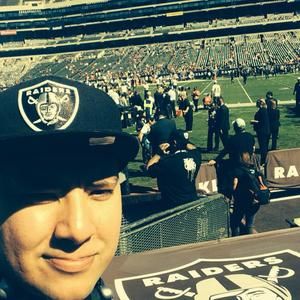 Meet your Posher, Elias